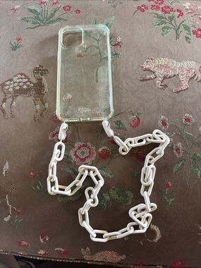 Clear Phone Case with Chain Strap - Hands-Free Phone Crossbody for IPhone 15s